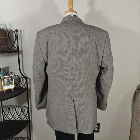 JOS A BANK Men's‎ Sport Coat Blazer Two Button Gray Houndstooth Wool Size 42L
